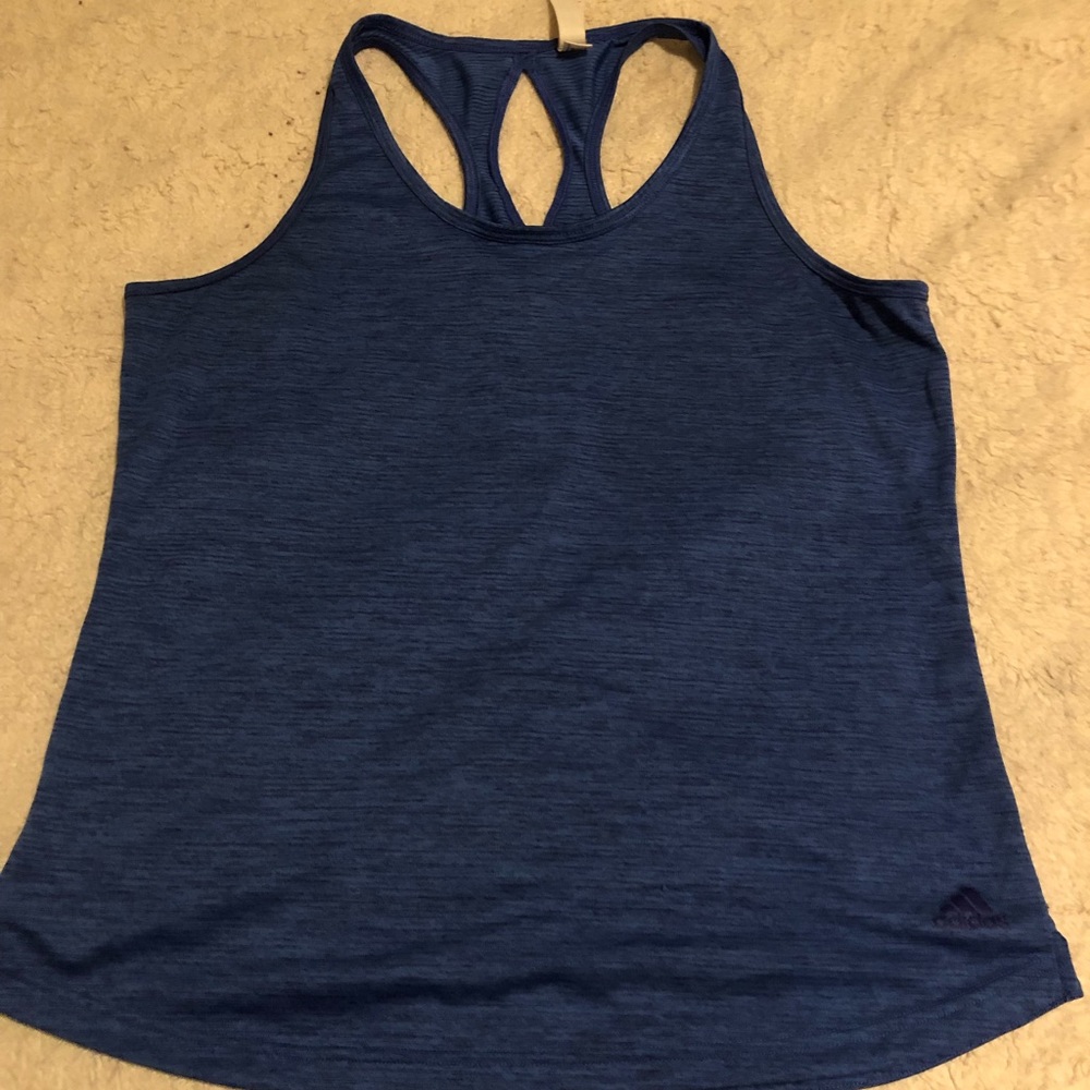 Adidas women athletic wear 💙